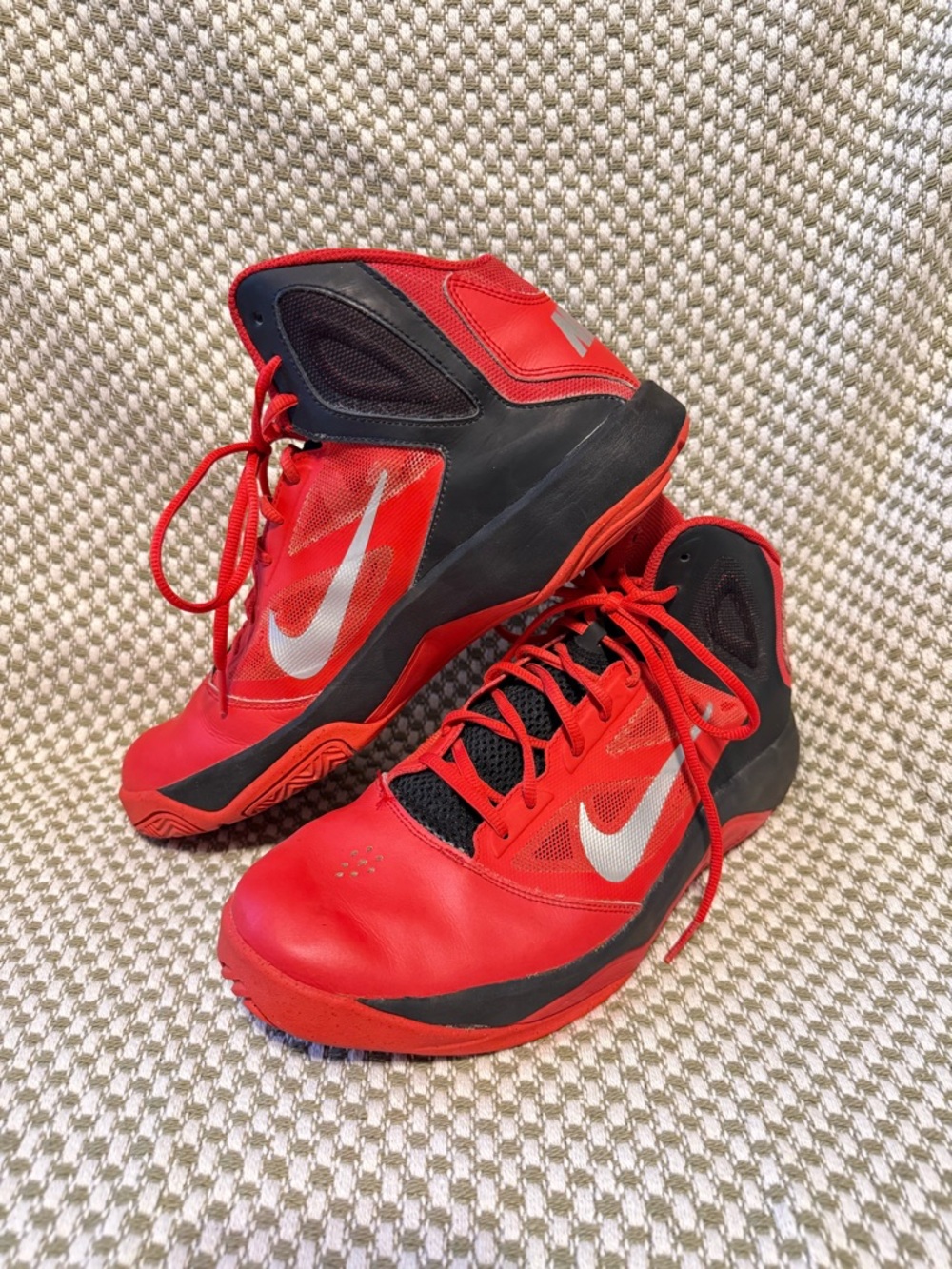 Nike Basketball Shoes Men’s Size 11 Red Black High Top Sneakers Athletic